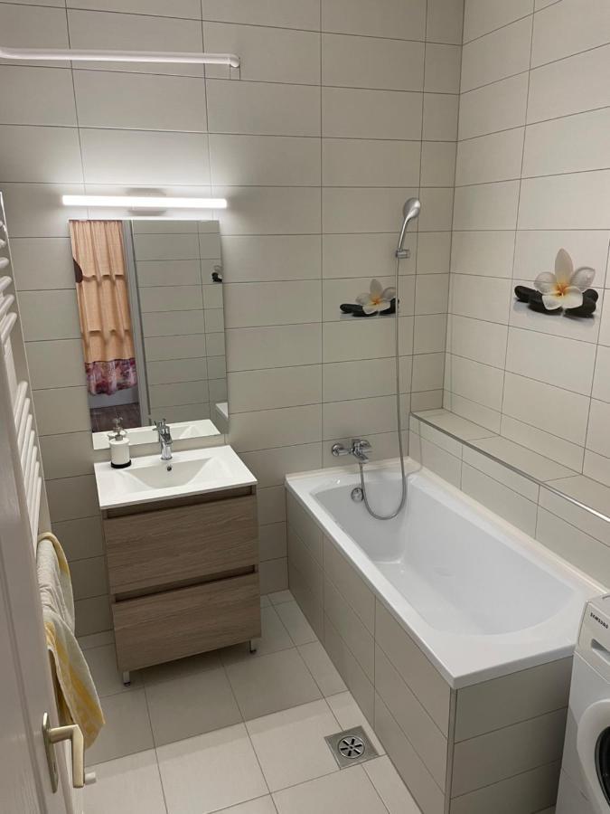 Pingvin Cukraszda Apartman Balatonmáriafürdő Exterior foto
