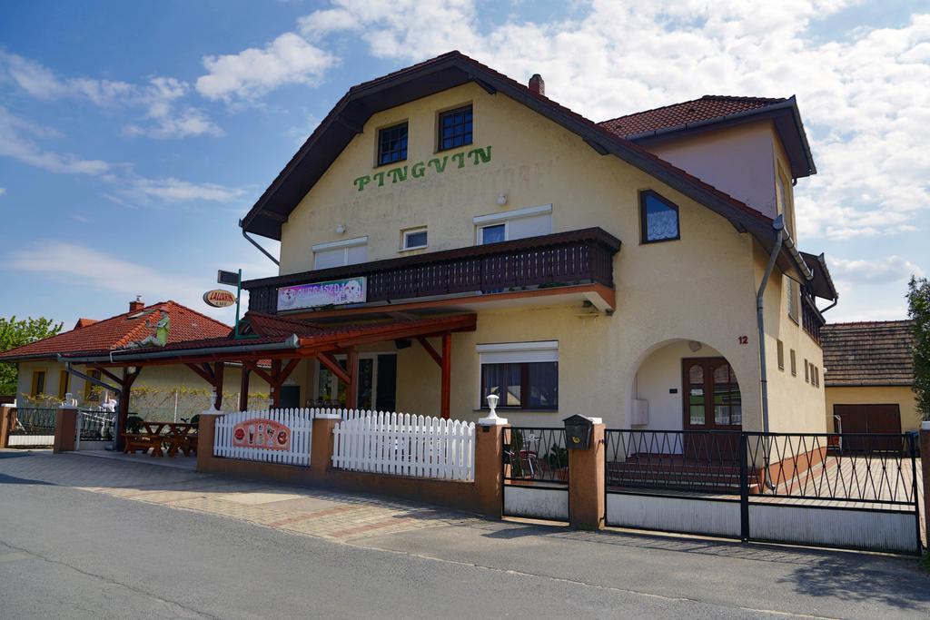 Pingvin Cukraszda Apartman Balatonmáriafürdő Exterior foto
